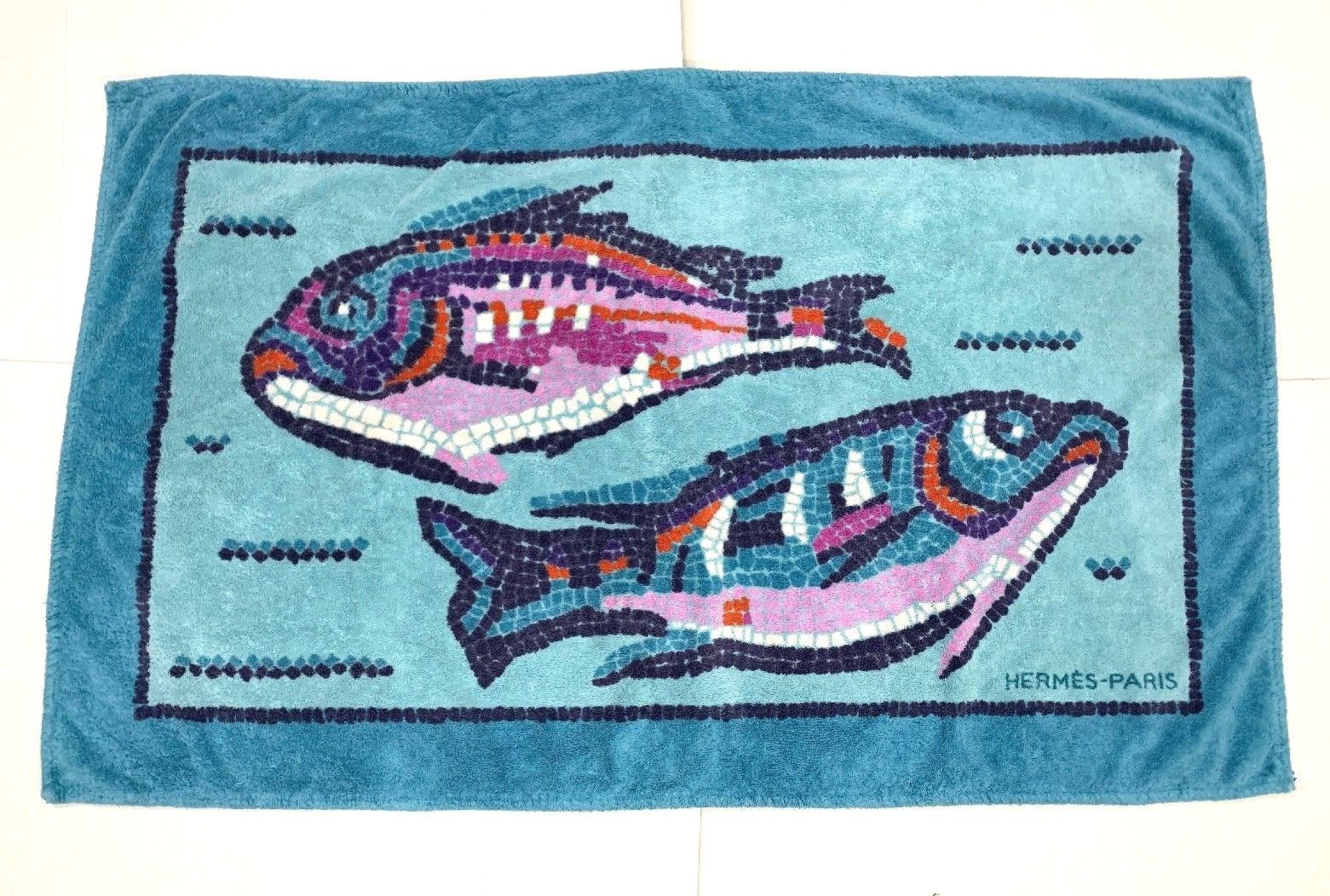 Les serviettes de plage Hermès les plus chères vendues sur eBay !